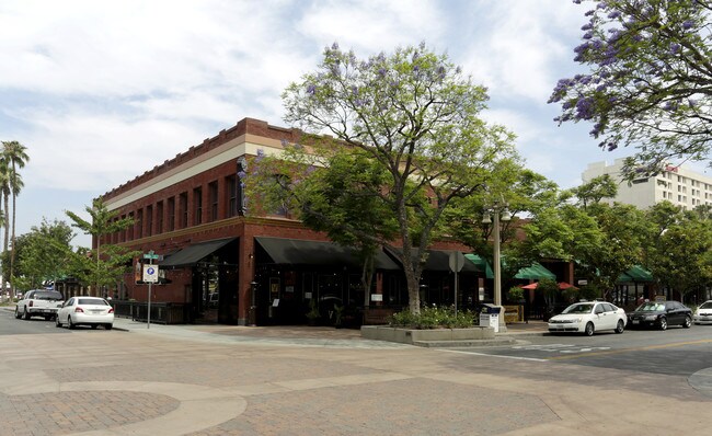 Plus de détails pour 3541-3597 Main St, Riverside, CA - Commerce de détail à louer