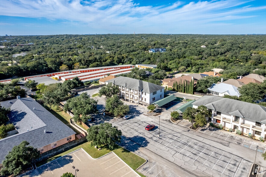 1380 Pantheon Way, San Antonio, TX à louer - Aérien - Image 2 de 6