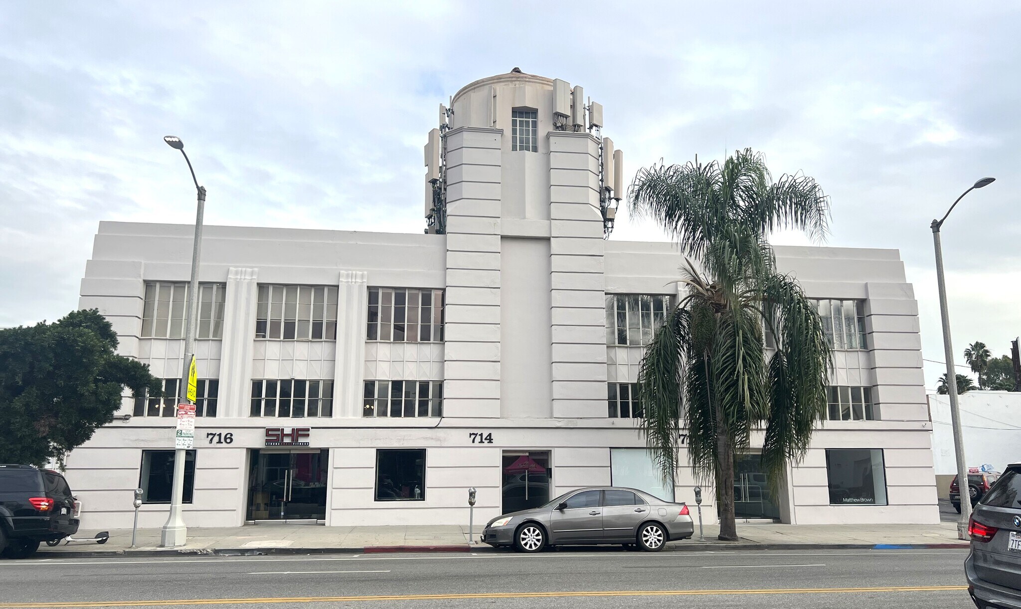 712-718 N La Brea Ave, Los Angeles, CA à louer Photo du bâtiment- Image 1 de 6