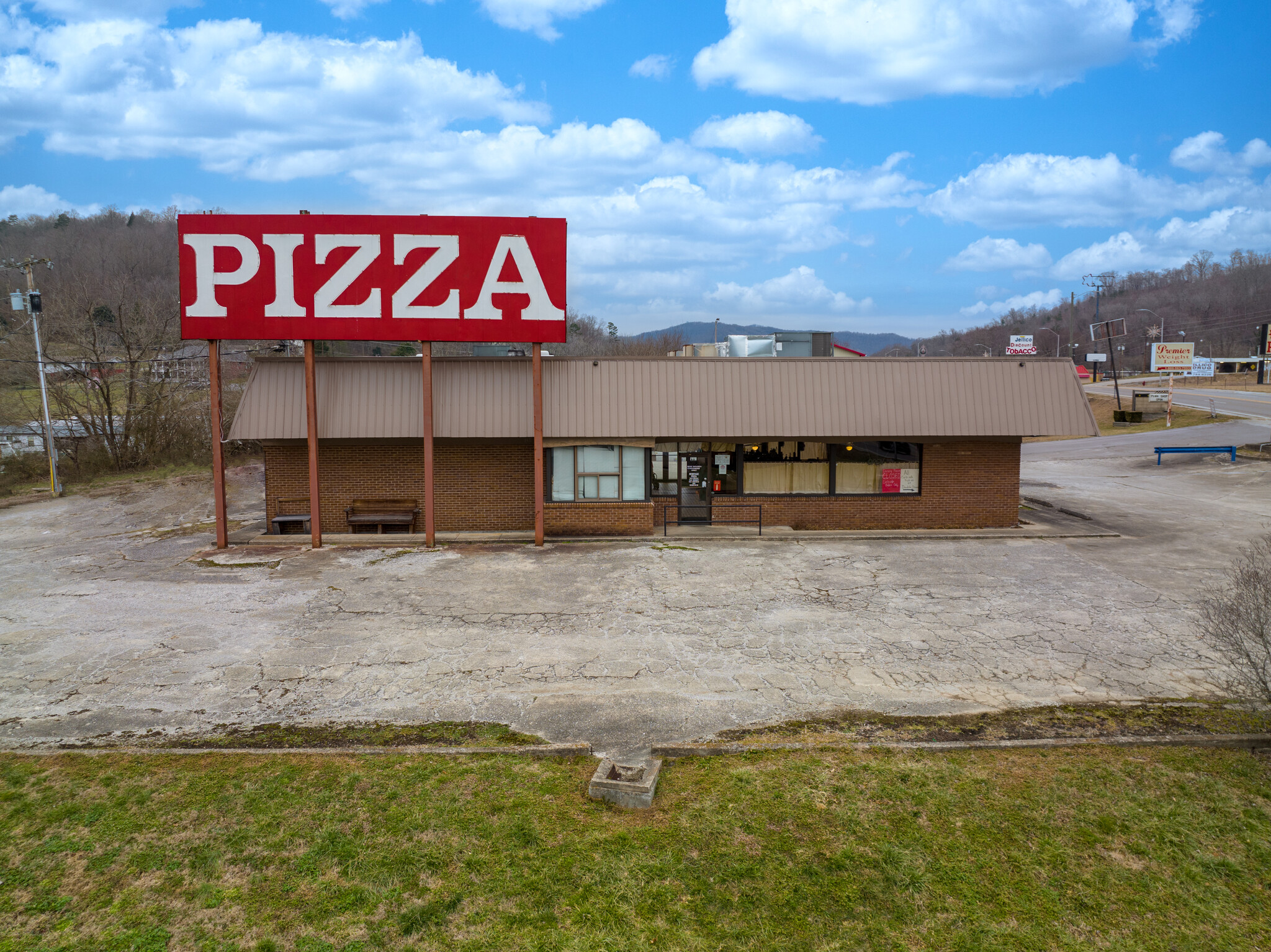 1390 5th St, Jellico, TN à vendre Photo du bâtiment- Image 1 de 1