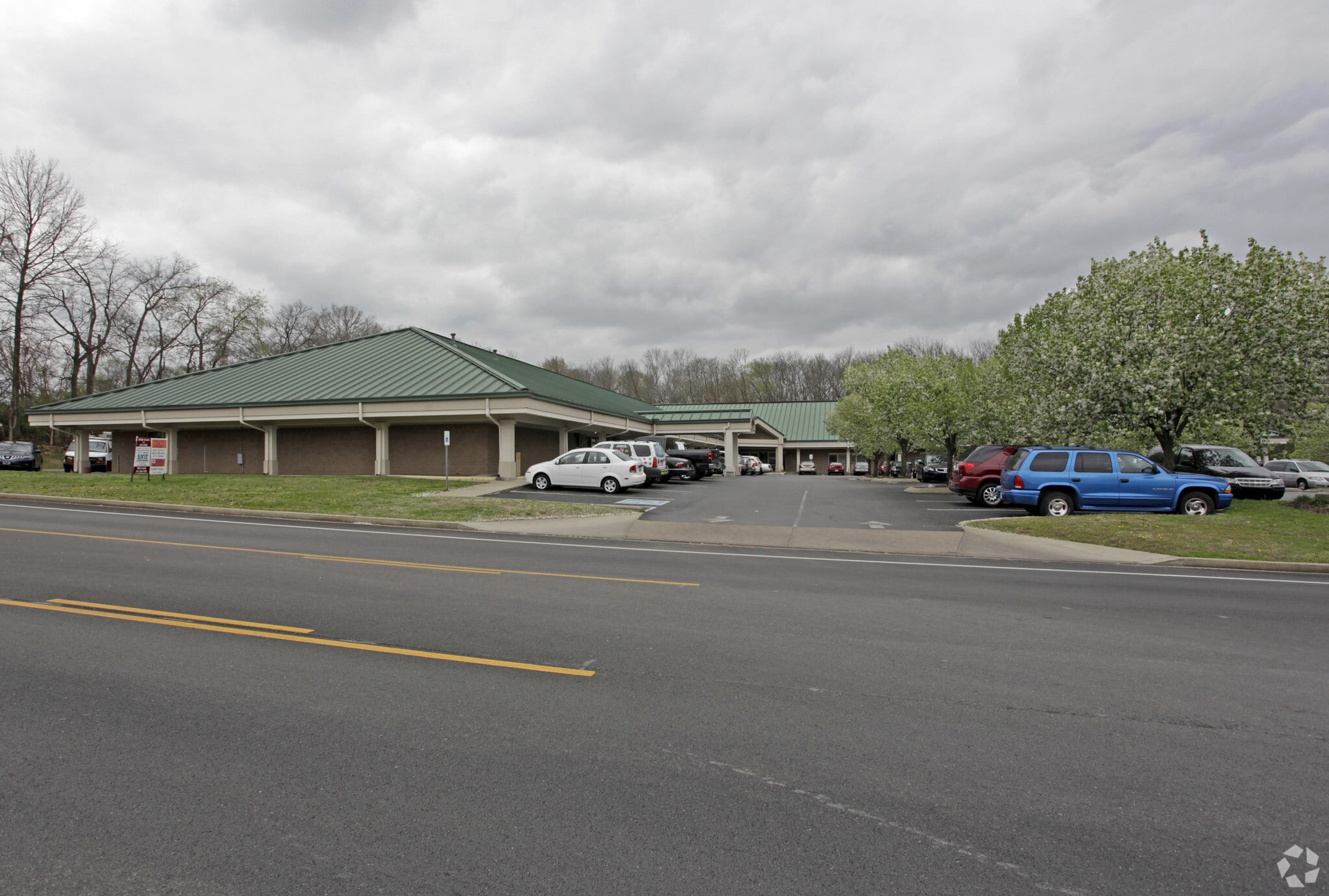 1001-1045 N Highland Ave, Murfreesboro, TN for lease Primary Photo- Image 1 of 24