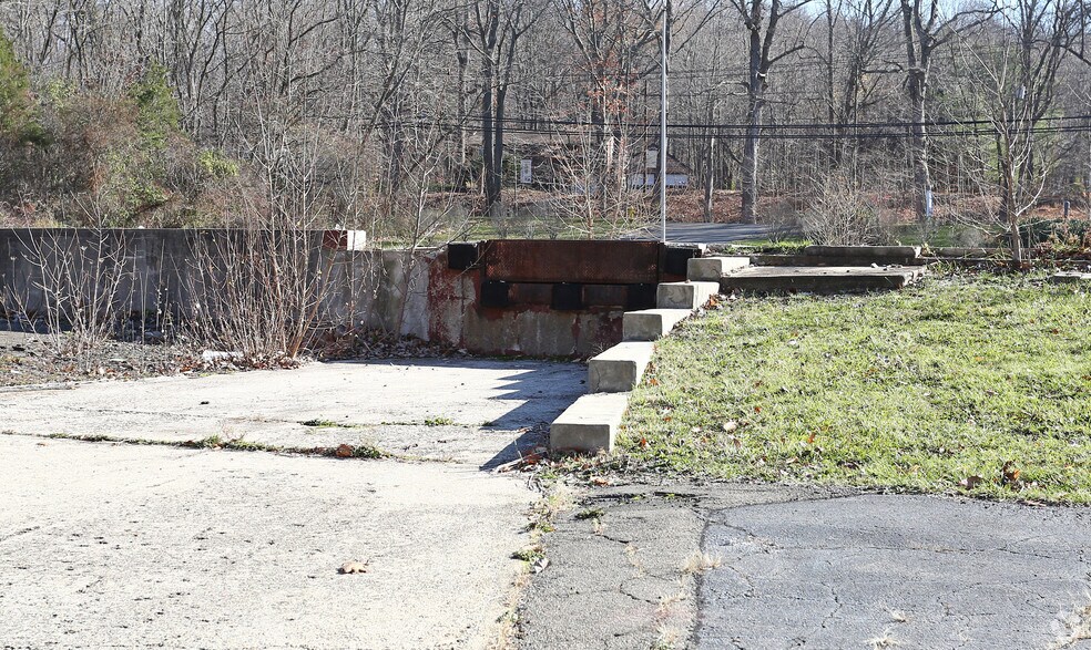 2180 Foxon Rd, North Branford, CT à vendre - Photo du bâtiment - Image 3 de 6