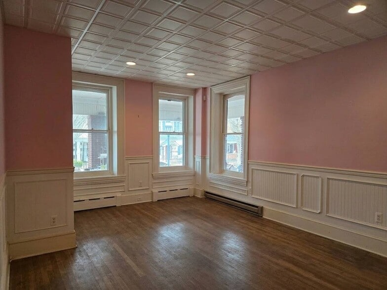 224-226 Main St, East Greenville, PA for lease - Building Photo - Image 3 of 8