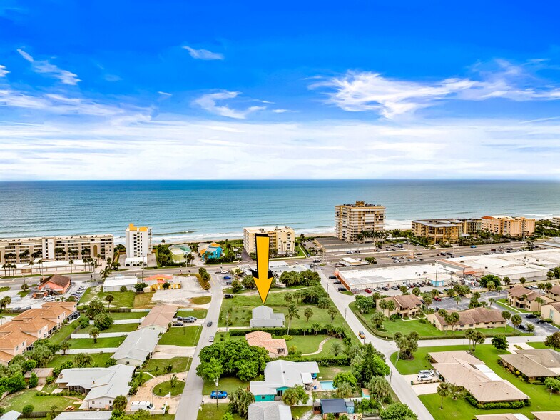 107 Franklyn Ave, Indialantic, FL à vendre - Aérien - Image 2 de 5