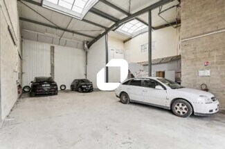 Plus de détails pour Local d'activités à louer