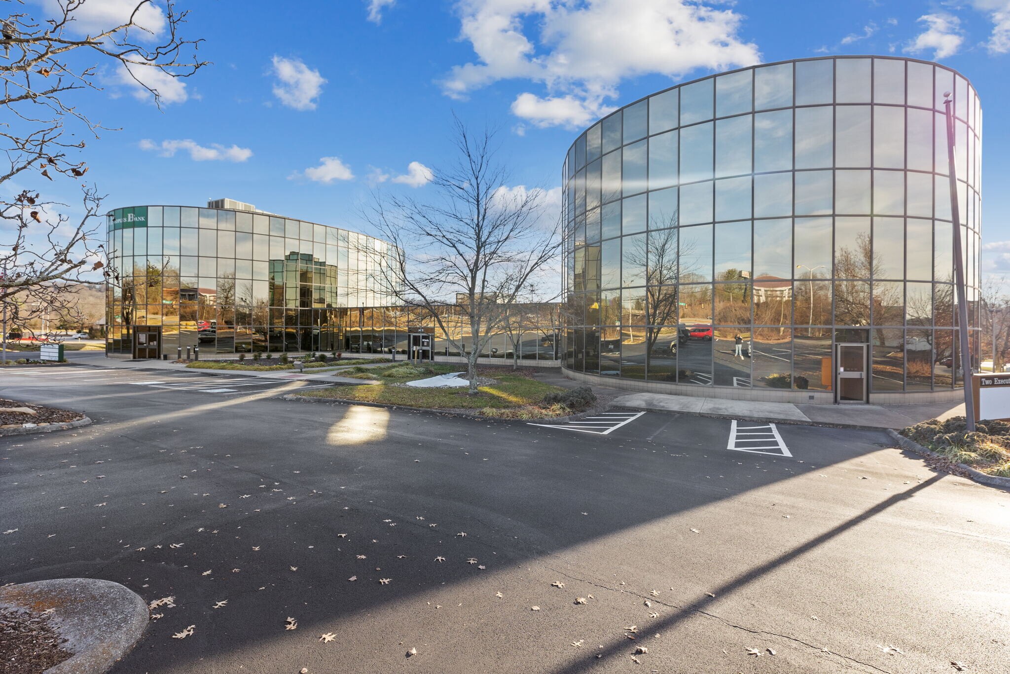 1989-1999 E Stone Dr, Kingsport, TN for sale Building Photo- Image 1 of 22