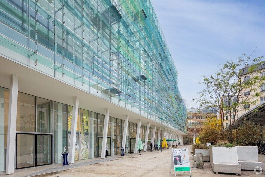 51 Rue De Londres, Paris à louer - Photo du bâtiment - Image 3 de 13