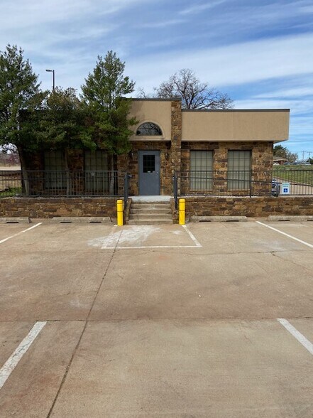 910 S Bryant Ave, Edmond, OK à vendre - Photo du bâtiment - Image 3 de 32