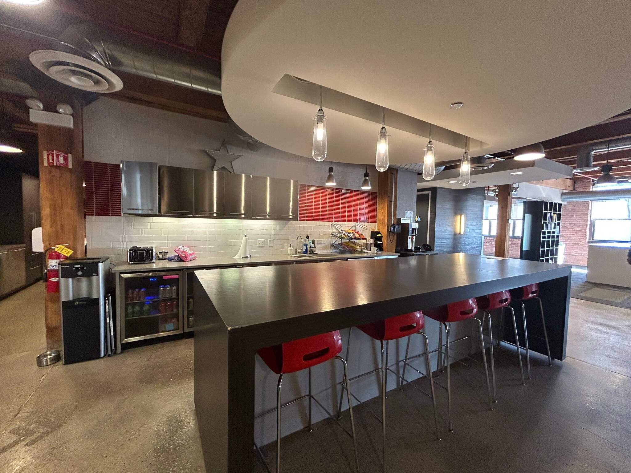 700 N Sacramento Blvd, Chicago, IL for lease Interior Photo- Image 1 of 7