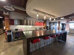 700 N Sacramento Blvd, Chicago, IL for lease Interior Photo- Image 1 of 7