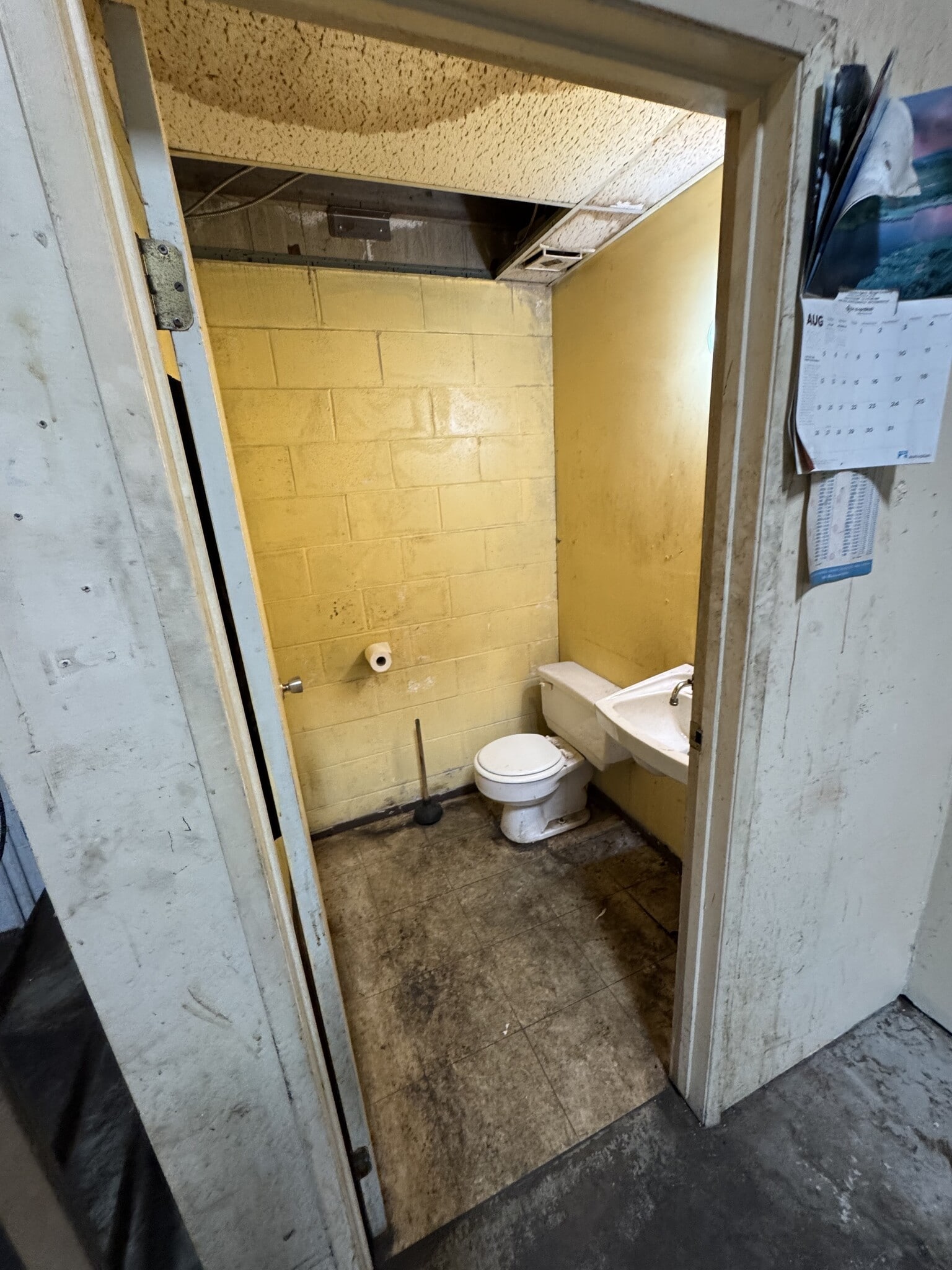 1301 Valmont Way, Richmond, BC à louer Photo intérieure- Image 1 de 14