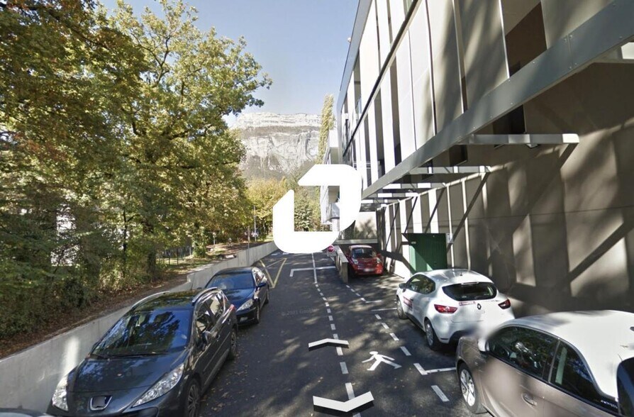 1 Chemin De La Triere, Meylan à louer - Photo du bâtiment - Image 3 de 7