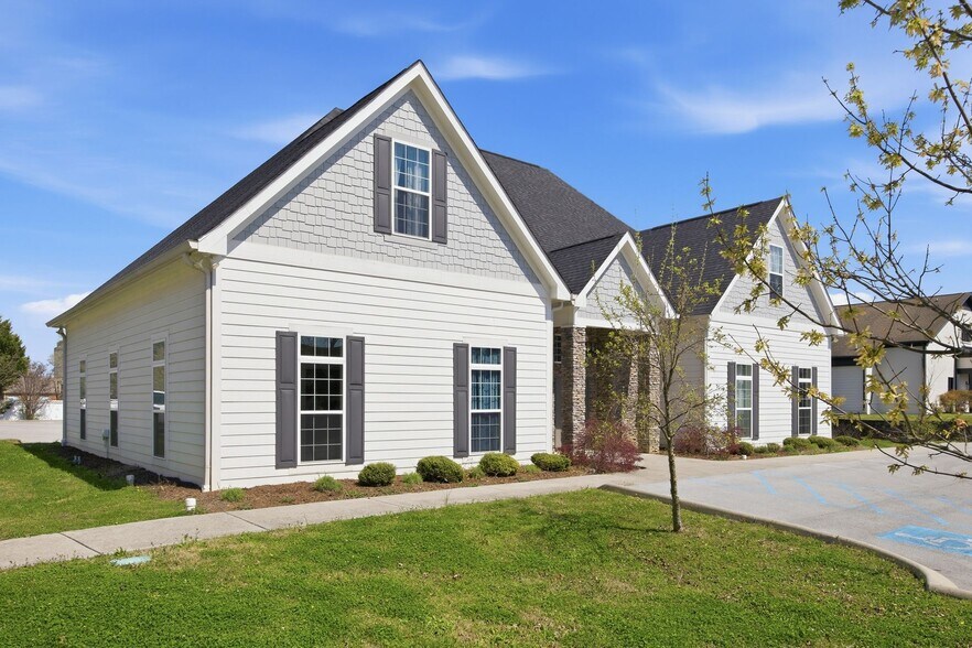 7385 Applegate Ln, Chattanooga, TN à vendre - Photo du bâtiment - Image 3 de 56