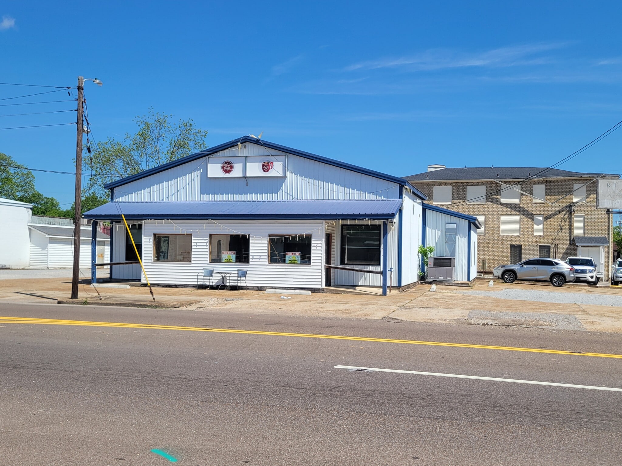 302 W Wood St, Paris, TN for lease Primary Photo- Image 1 of 3