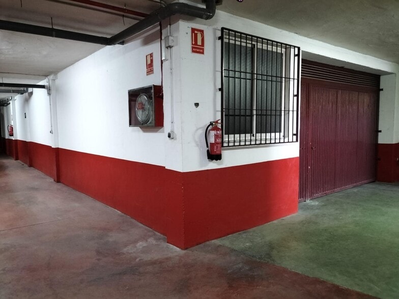 Industrial in Cox, Alicante for sale - Interior Photo - Image 2 of 5