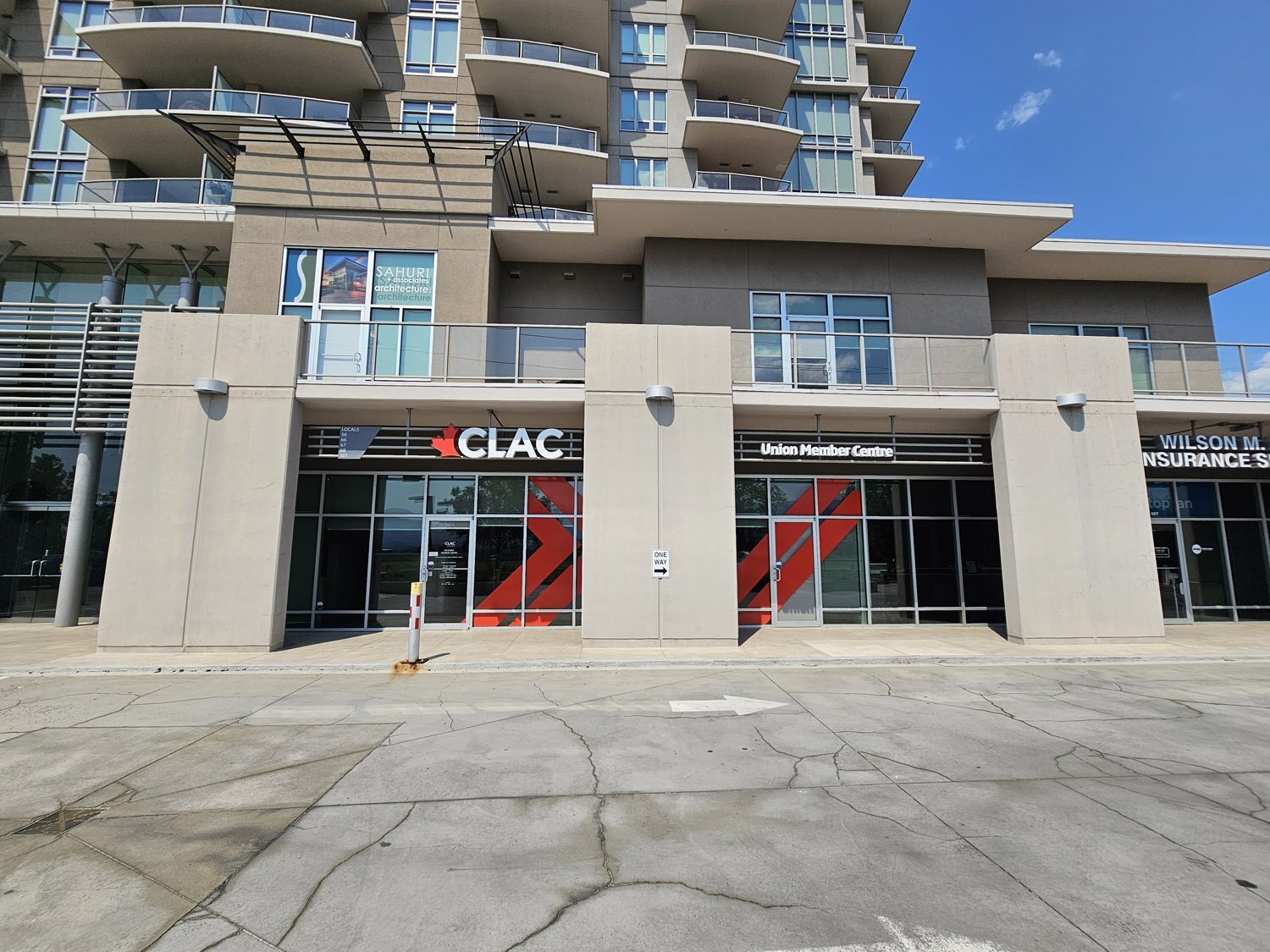 2040 Springfield Rd, Kelowna, BC for sale Primary Photo- Image 1 of 3