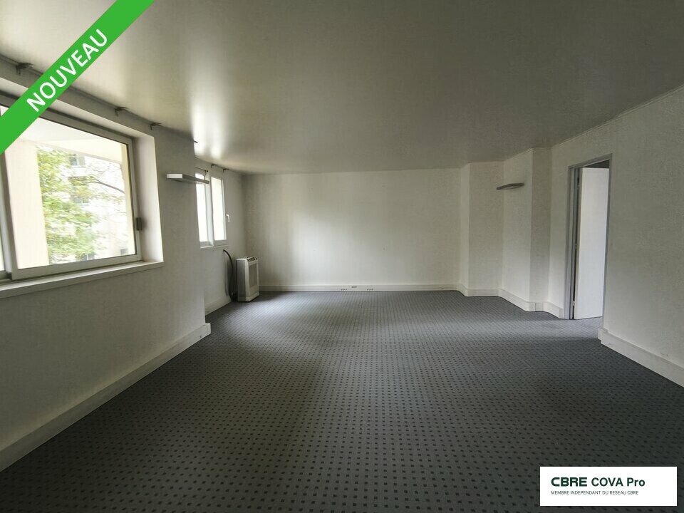 Office in Besançon for lease Interior Photo- Image 1 of 9