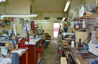 Plus de détails pour Multi-résidentiel à vendre