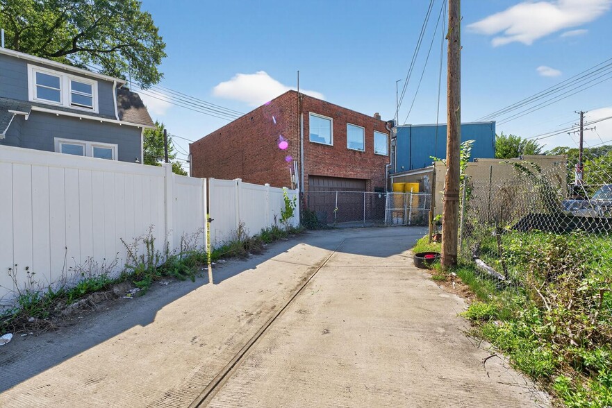 606 Raleigh Pl SE, Washington, DC for sale - Building Photo - Image 3 of 15