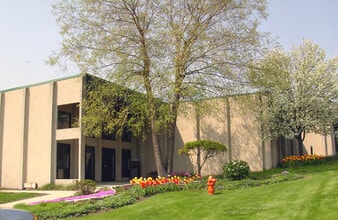 800 W 5th Ave, Naperville, IL for lease Interior Photo- Image 1 of 15