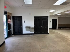 2841 S Nova Rd, Daytona Beach, FL for lease Interior Photo- Image 1 of 8