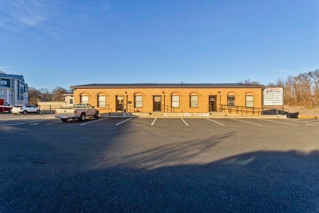 Plus de détails pour 55 Main St, Chicopee, MA - Bureau, Bureau/Commerce de détail à louer