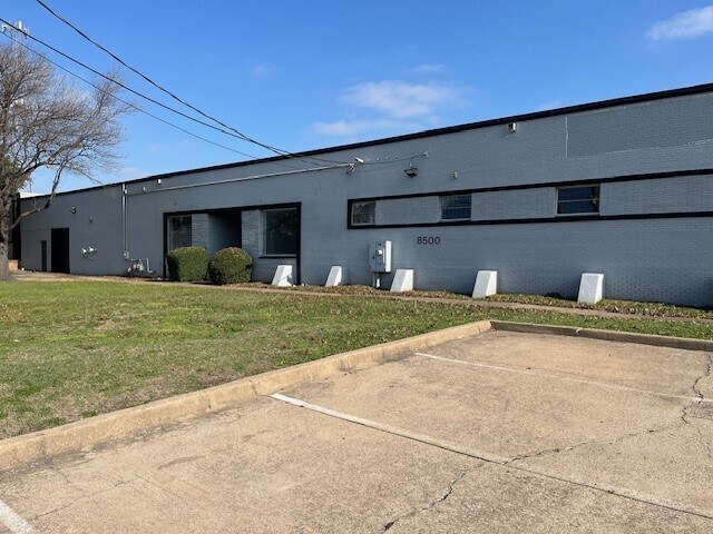 Plus de détails pour 8500-8600 Sovereign Row, Dallas, TX - Industriel à louer