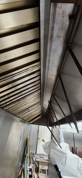 568 Utica Ave, Brooklyn, NY for lease - Building Photo - Image 3 of 15