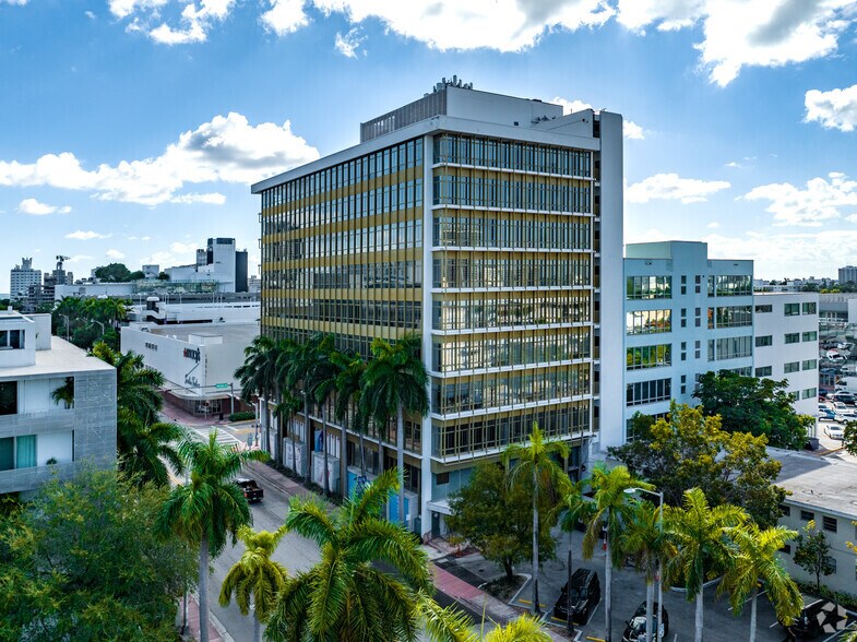 1688 Meridian Ave, Miami Beach, FL à louer - Photo du bâtiment - Image 2 de 18