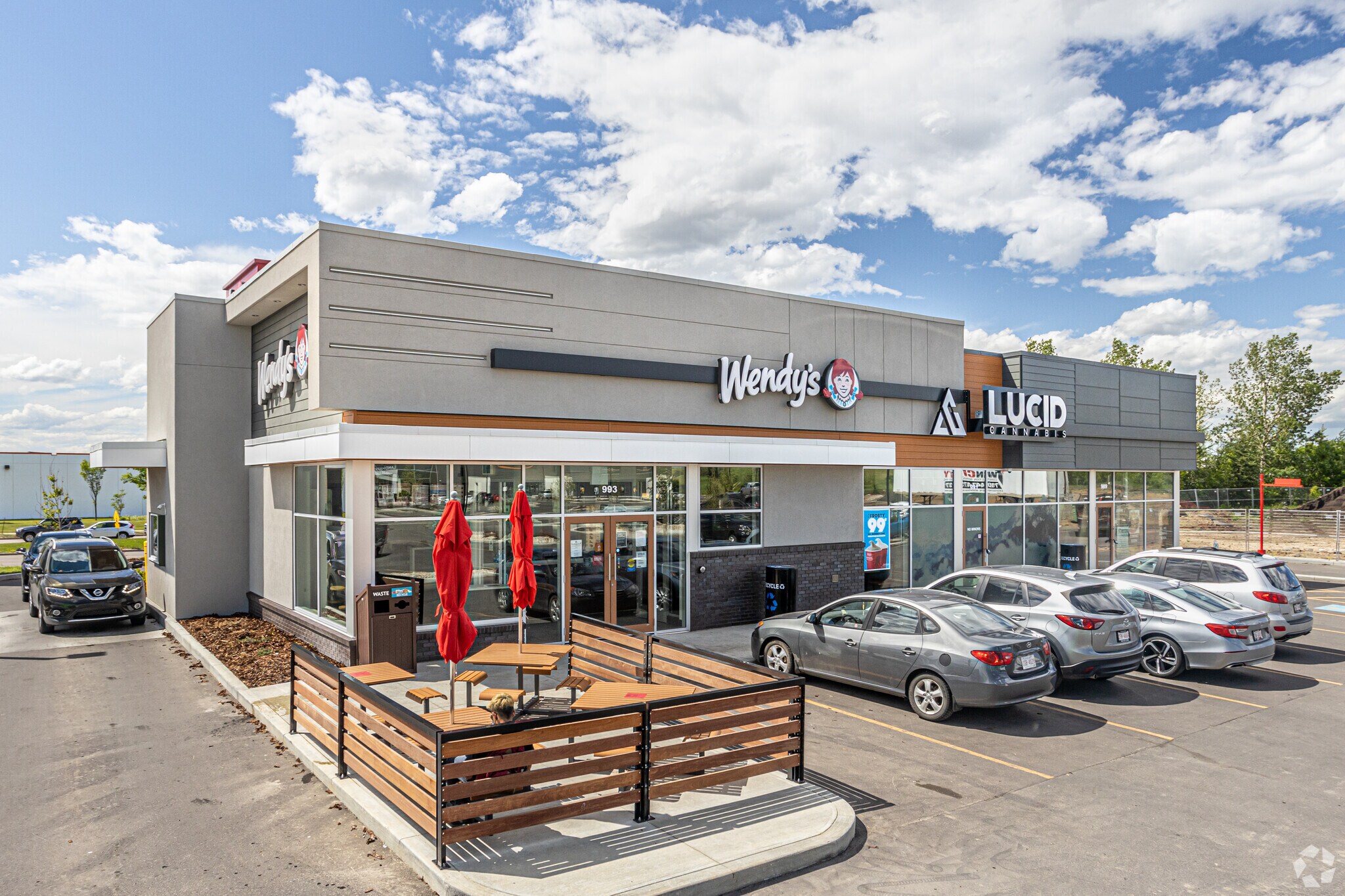 Grove On 17th St, Edmonton, AB à vendre Photo principale- Image 1 de 1