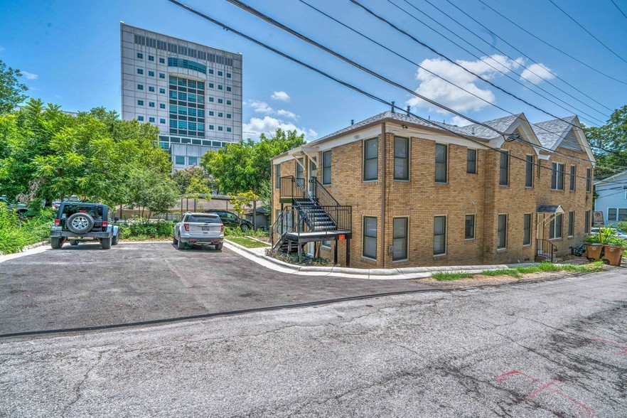 1105 Nueces St, Austin, TX for lease - Building Photo - Image 2 of 18