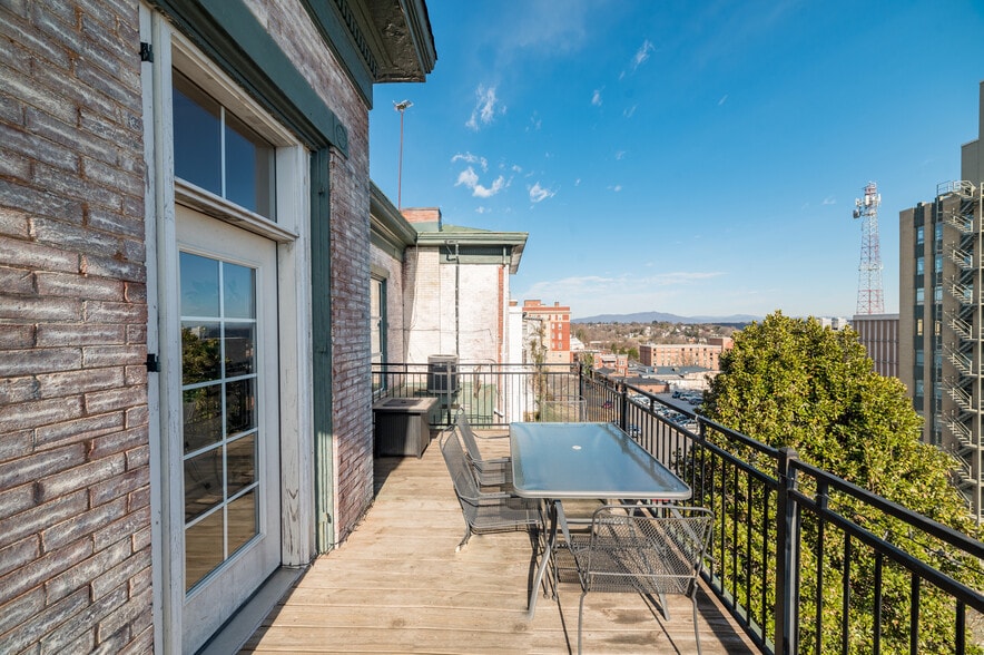 802 Court St, Lynchburg, VA for sale - Building Photo - Image 3 of 3