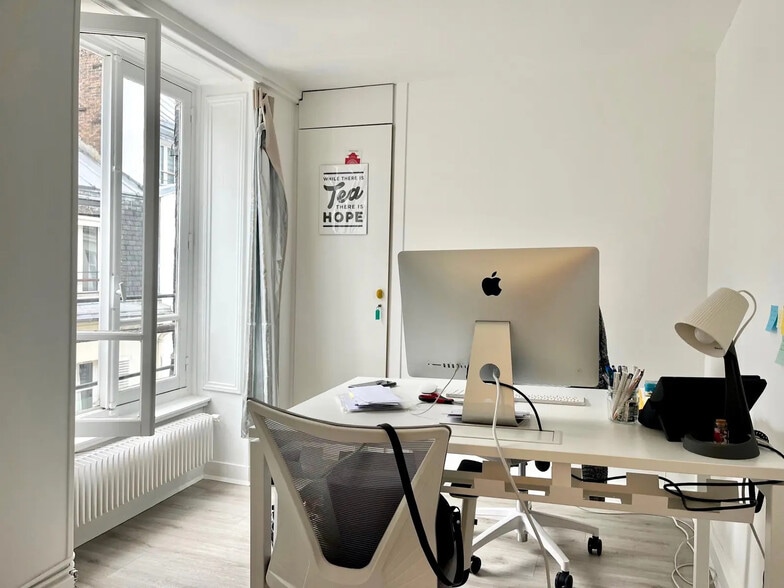 Office in Paris for lease - Interior Photo - Image 2 of 9