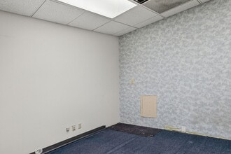 1111 Delafield St, Waukesha, WI for lease Interior Photo- Image 2 of 11