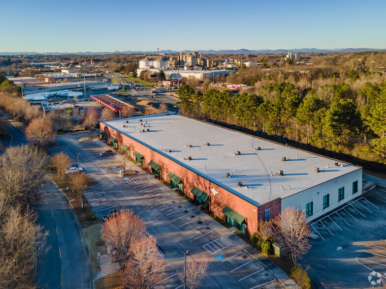 915 B Interstate Ridge Dr, Gainesville, GA for lease - Aerial - Image 2 of 4