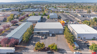 Stand-Alone Industrial Building - Entrepôt