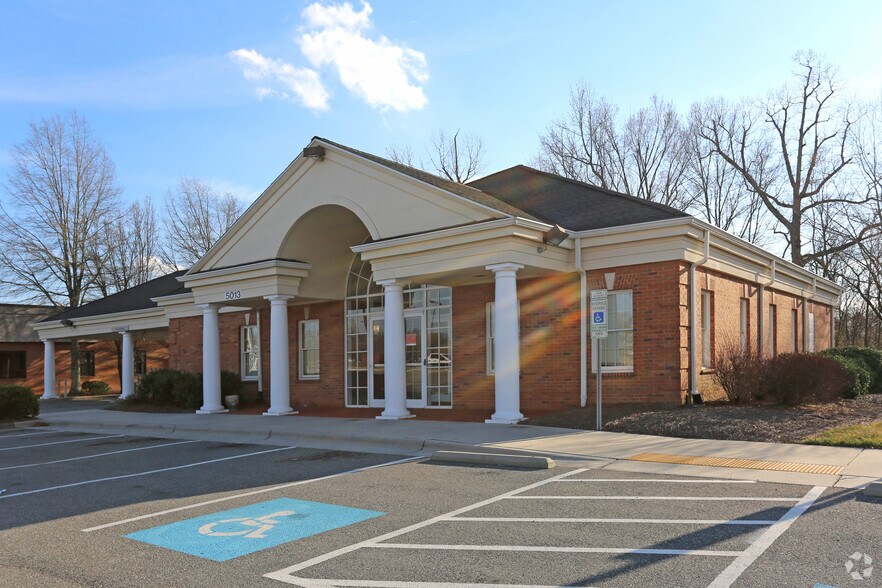 5013-5015 Mackay Rd, Greensboro, NC for lease - Building Photo - Image 2 of 14
