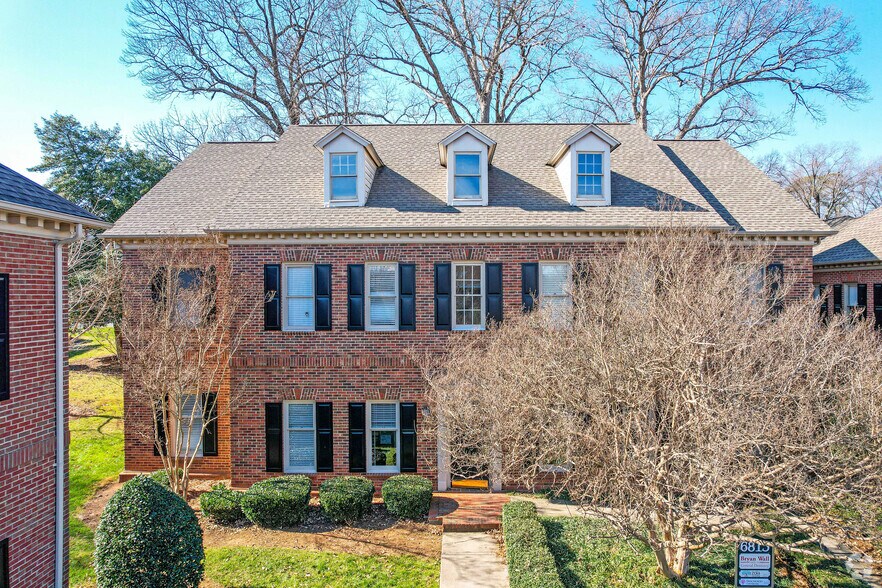 6813 Fairview Rd, Charlotte, NC à louer - Photo du bâtiment - Image 3 de 13