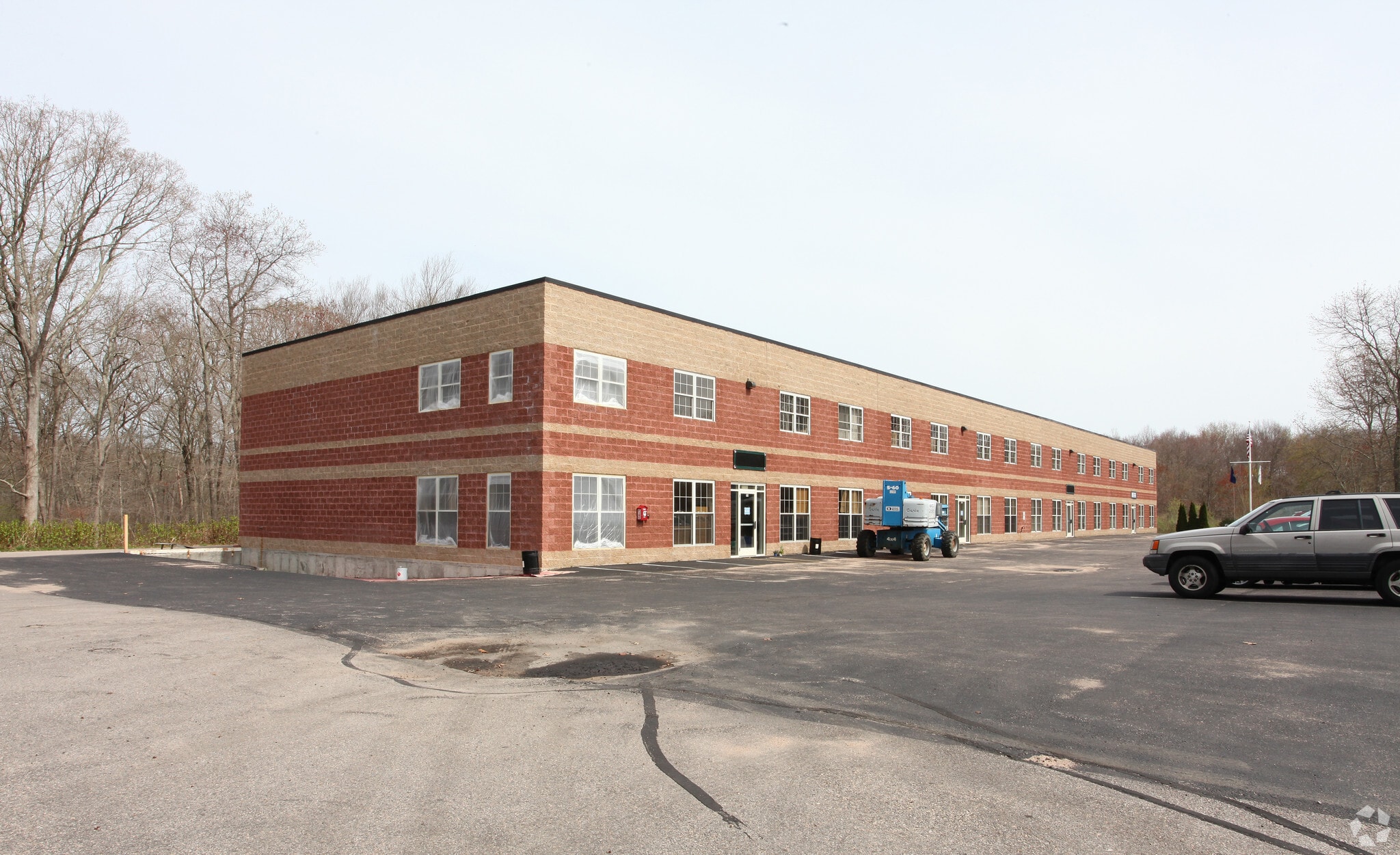 185 S Broad St, Pawcatuck, CT for lease Primary Photo- Image 1 of 7
