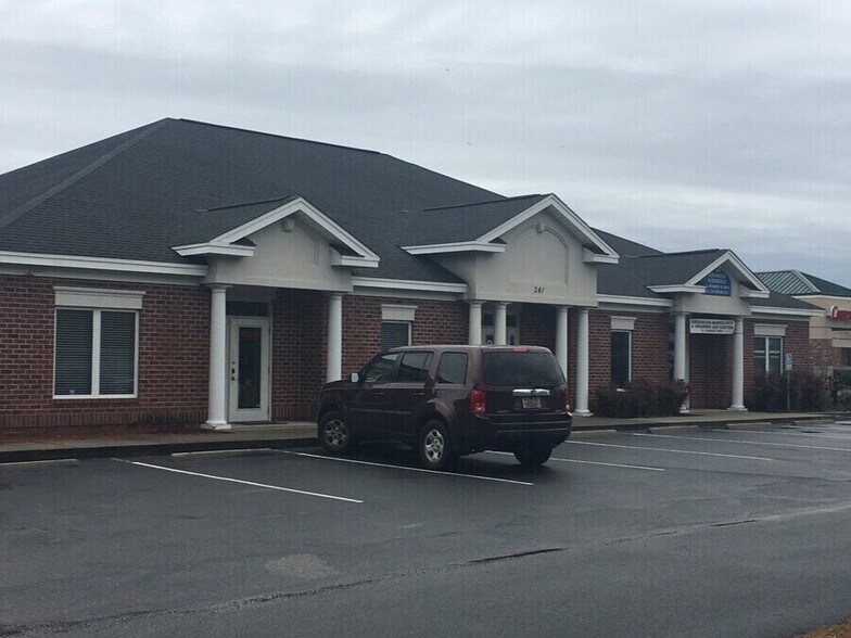 3885 Renee Dr, Myrtle Beach, SC à louer - Photo du bâtiment - Image 2 de 7