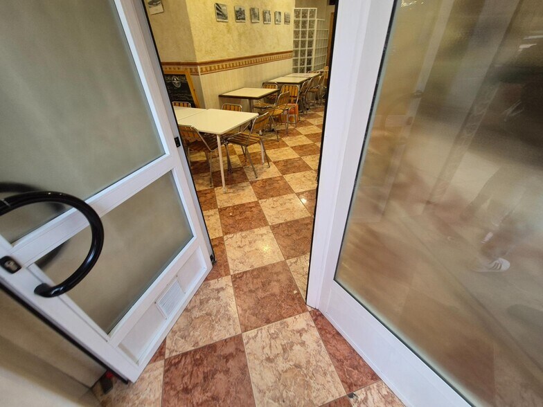 Retail in Elda, Alicante for sale - Interior Photo - Image 1 of 31