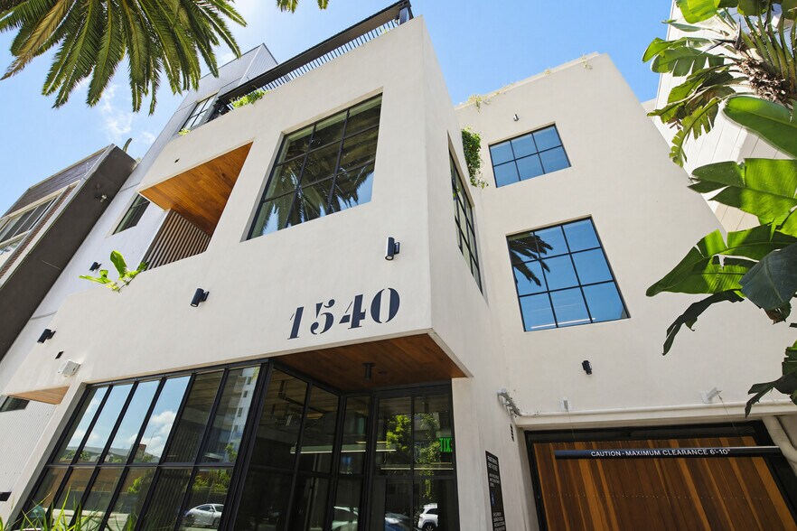 1540 7th St, Santa Monica, CA à louer - Photo du bâtiment - Image 3 de 17
