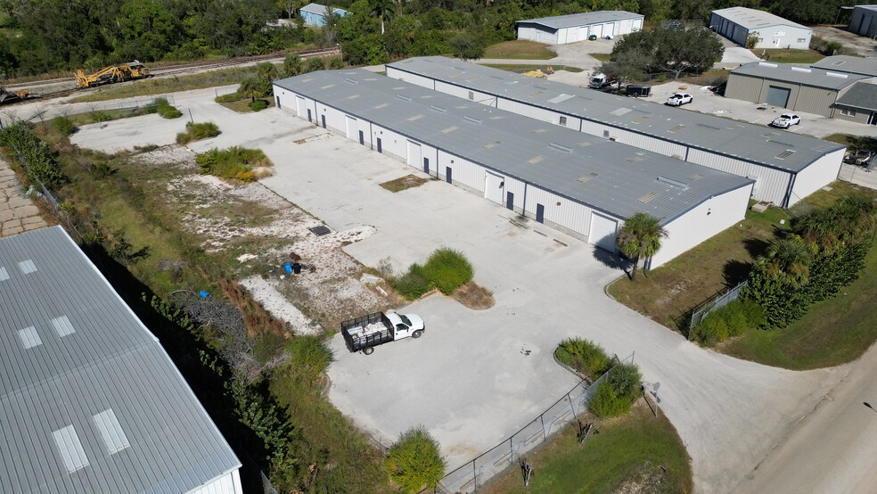5469 Williamsburg Dr, Punta Gorda, FL à louer - Photo du bâtiment - Image 3 de 9