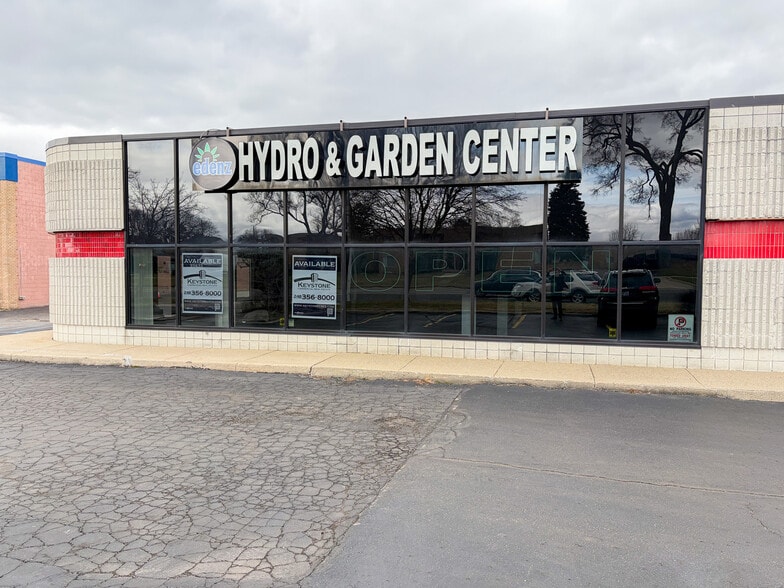 31431 John R Rd, Madison Heights, MI for lease - Building Photo - Image 2 of 12