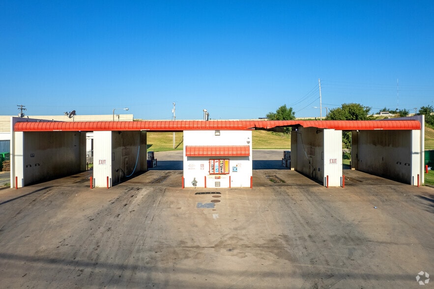 2926 NE 63rd St, Oklahoma City, OK for sale - Building Photo - Image 3 of 5