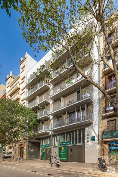 Carrer de la Diputació, 459, Barcelone, Barcelona à louer - Photo du bâtiment - Image 2 de 7