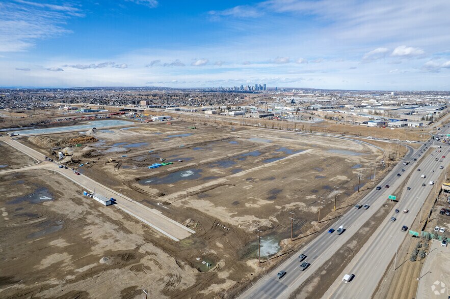 8919 Barlow Trl SE, Calgary, AB à louer - Aérien - Image 3 de 9
