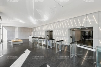 Bureau dans Marseille à louer Photo du bâtiment- Image 1 de 20