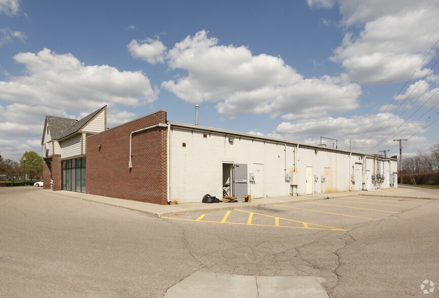 35155-35173 E Michigan Ave, Wayne, MI à vendre - Photo du bâtiment - Image 1 de 1