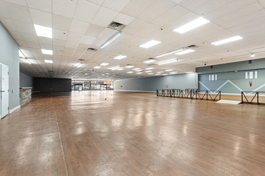 5607 Germantown Ave, Philadelphia, PA à louer - Photo principale - Image 3 de 9